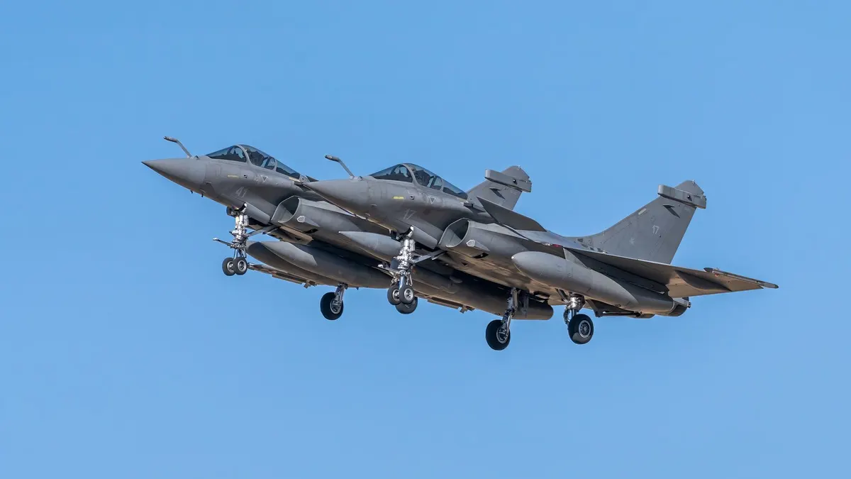 Чешские истребители Gripen взлетели из-за дронов: как Польша усиливает защиту границы