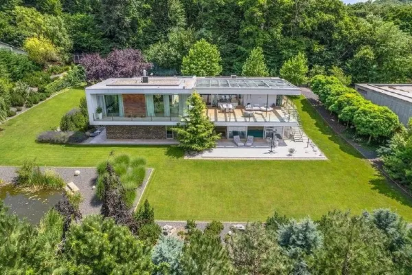 5-комн. вилла премиум-класса с SPA, Záhorská Bystrica