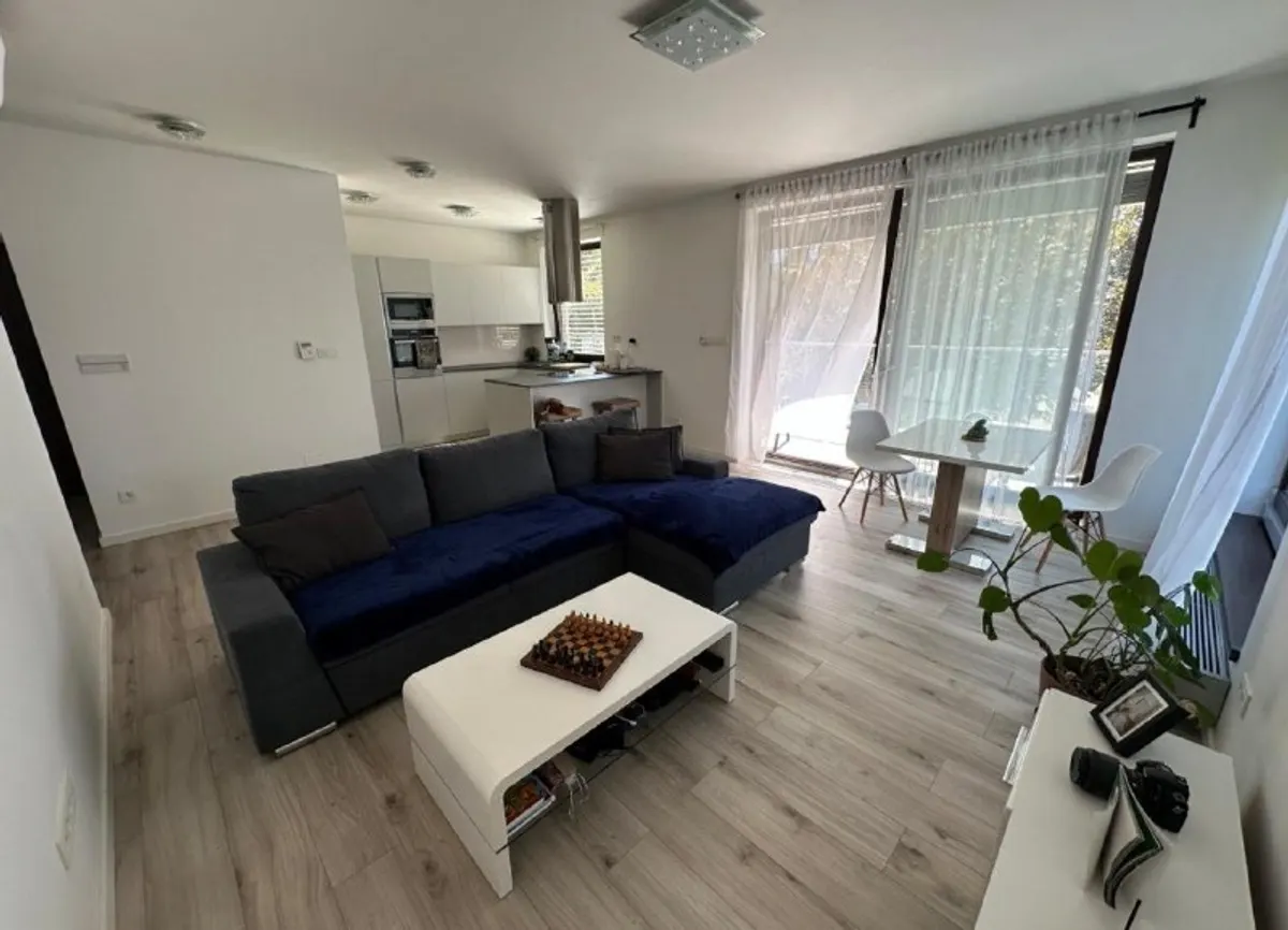 2-комн. квартира, Ružinov, 68м², возле Horský Park