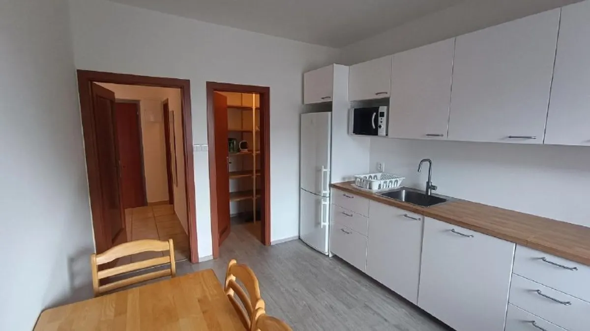 2-комн. квартира, Ružinov, 63 м² с лоджией и паркингом