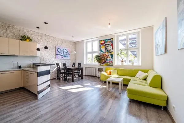 4-комн. квартира с лоджией, Staré Mesto, Bratislava