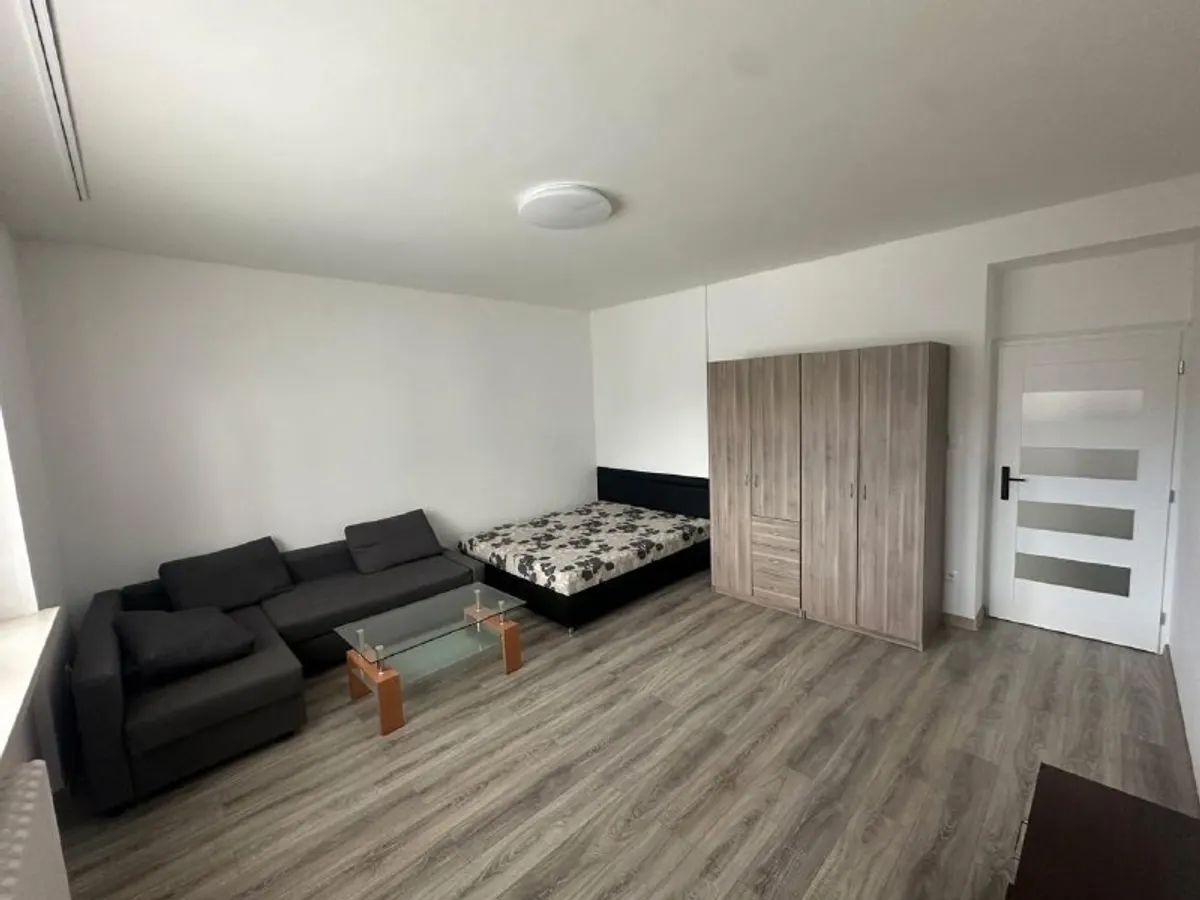 2-комн. квартира, Nové Mesto, Česká