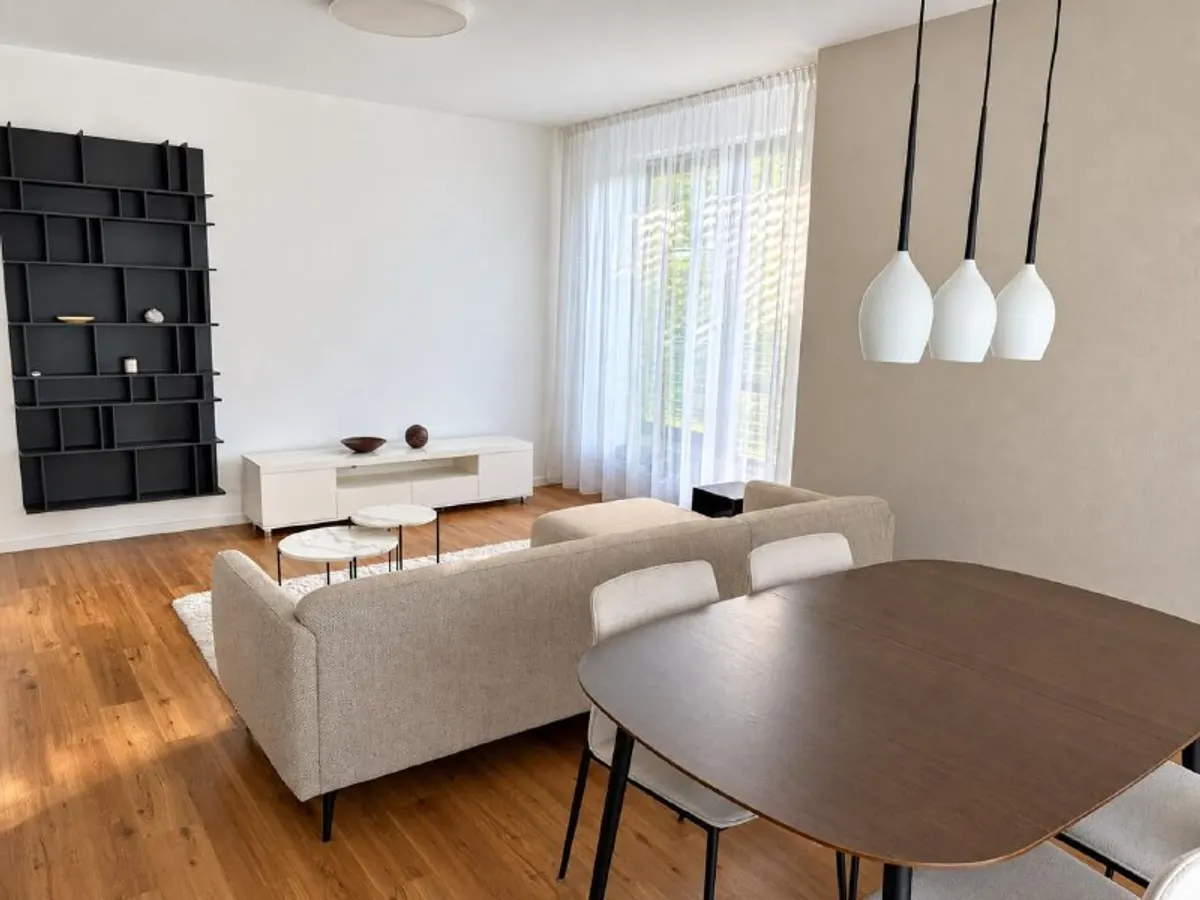 2-комн. квартира с балконом, Bratislava, Karlova Ves