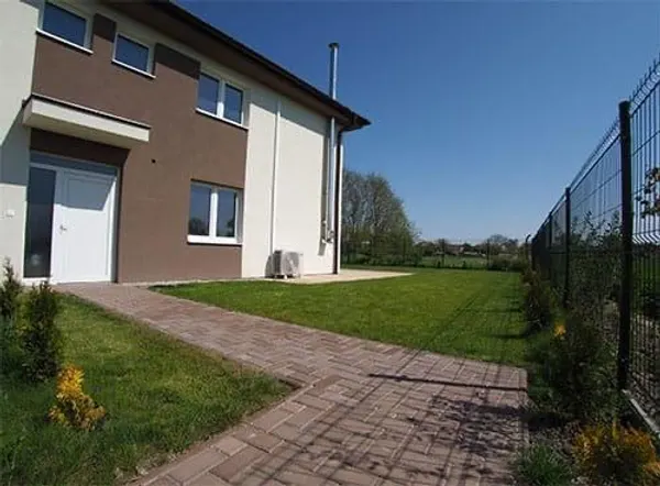 3-комн. дом в Malinove, Senec с садом и террасой