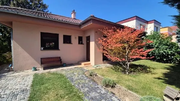 4-комн. бунгало, Podunajské Biskupice, участок 500м²