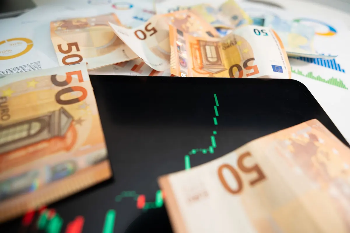 Инфляция в Словакии упала до 3,3%: овощи и фрукты дешевеют, жилье дорожает на 7,4%