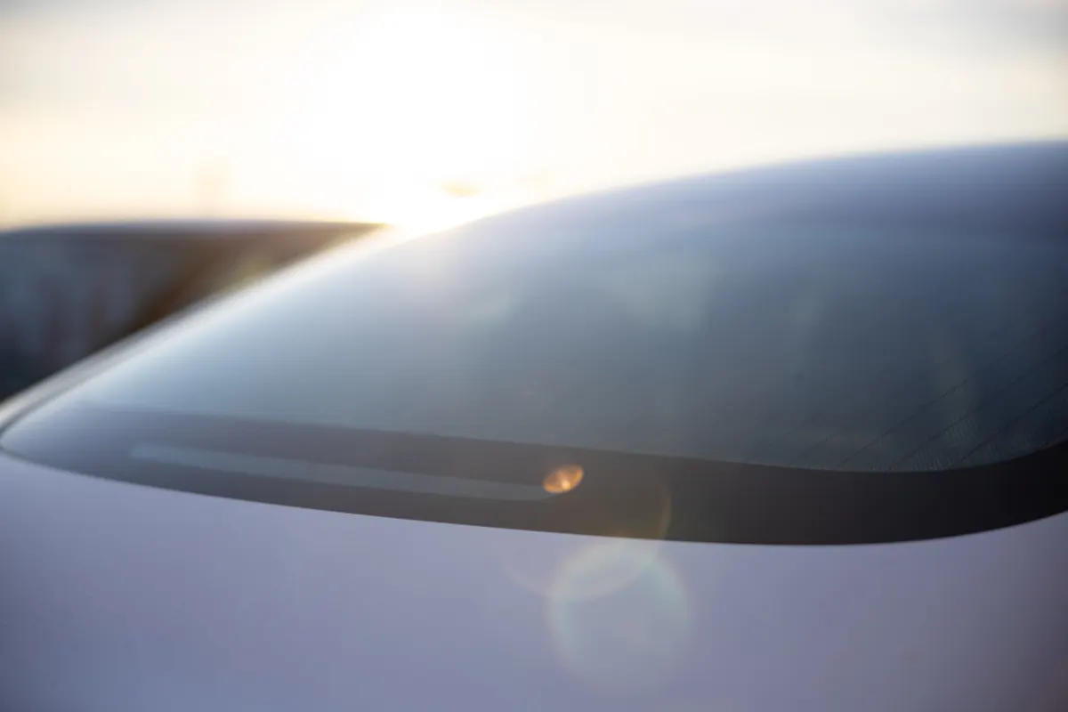 Tesla FSD схвалена у Словаччині: що змінюється для водія і хто несе відповідальність за аварію
