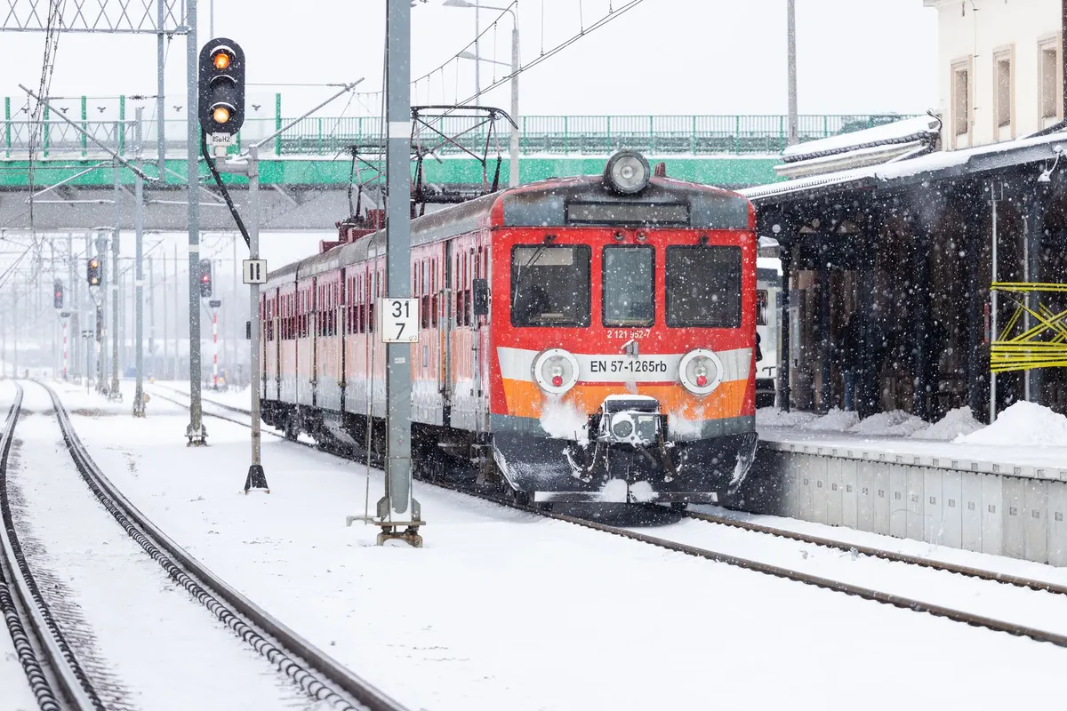 С 1 по 30 октября поезда ZSSK и Leo Express во 2-м классе за полцены: Братислава–Кошице 9,60 € вместо 19,20 €, месячные тоже вдвое дешевле
