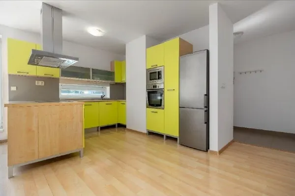 4-комн. квартира Eden Park, Ружинов, с террасой