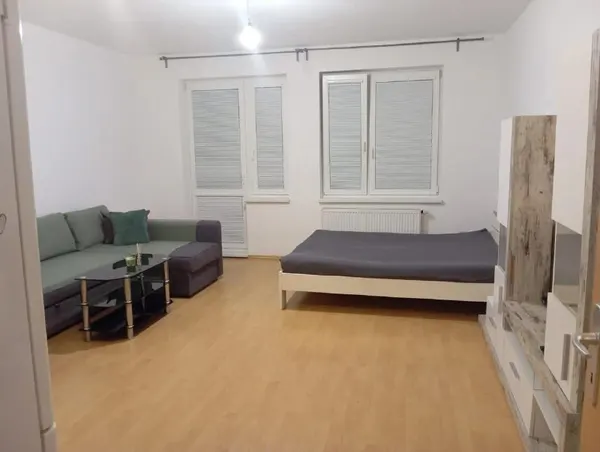 Гарсонка 40 м² с балконом, Petržalka