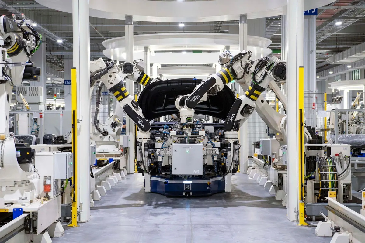 Stellantis наймет 400 рабочих на испанский завод: электромобили Leapmotor до конца 2026
