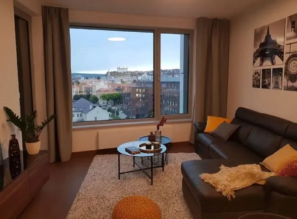 2-комн. квартира 55 м², Staré Mesto, центр