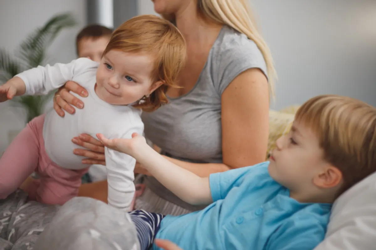 Родители 4+ детей могут не платить налог на доходы: льгота с 2027 года