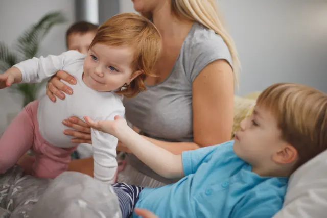 Родители 4+ детей могут не платить налог на доходы: льгота с 2027 года