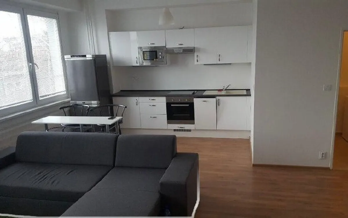 2-комн. квартира, Ružinov, Strojnícka 8