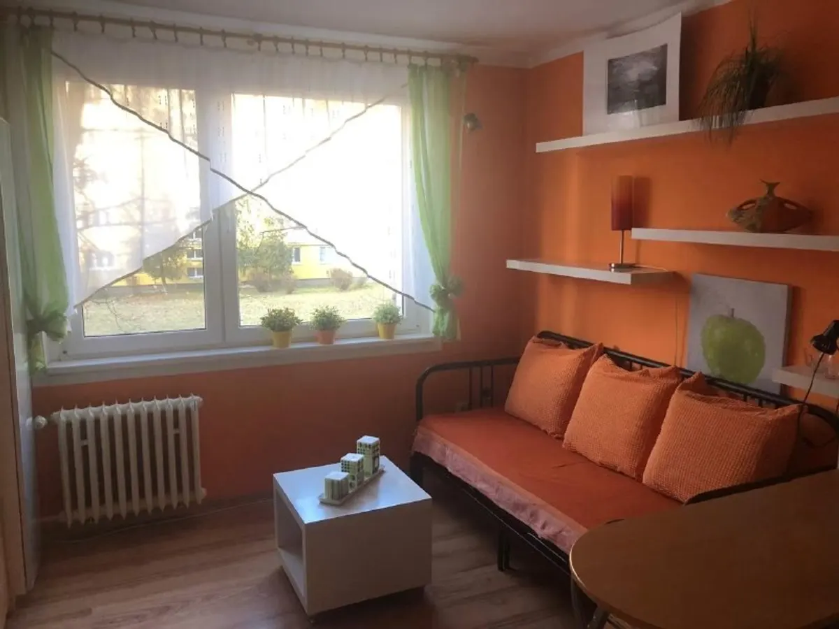 Студия, Ružinov, Čmelíkova