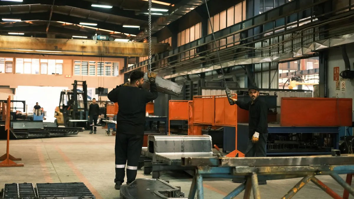 Volvo під Кошице набирає ще 300 людей до кінця 2026-го: нові автобуси, потяги і де шукати житло