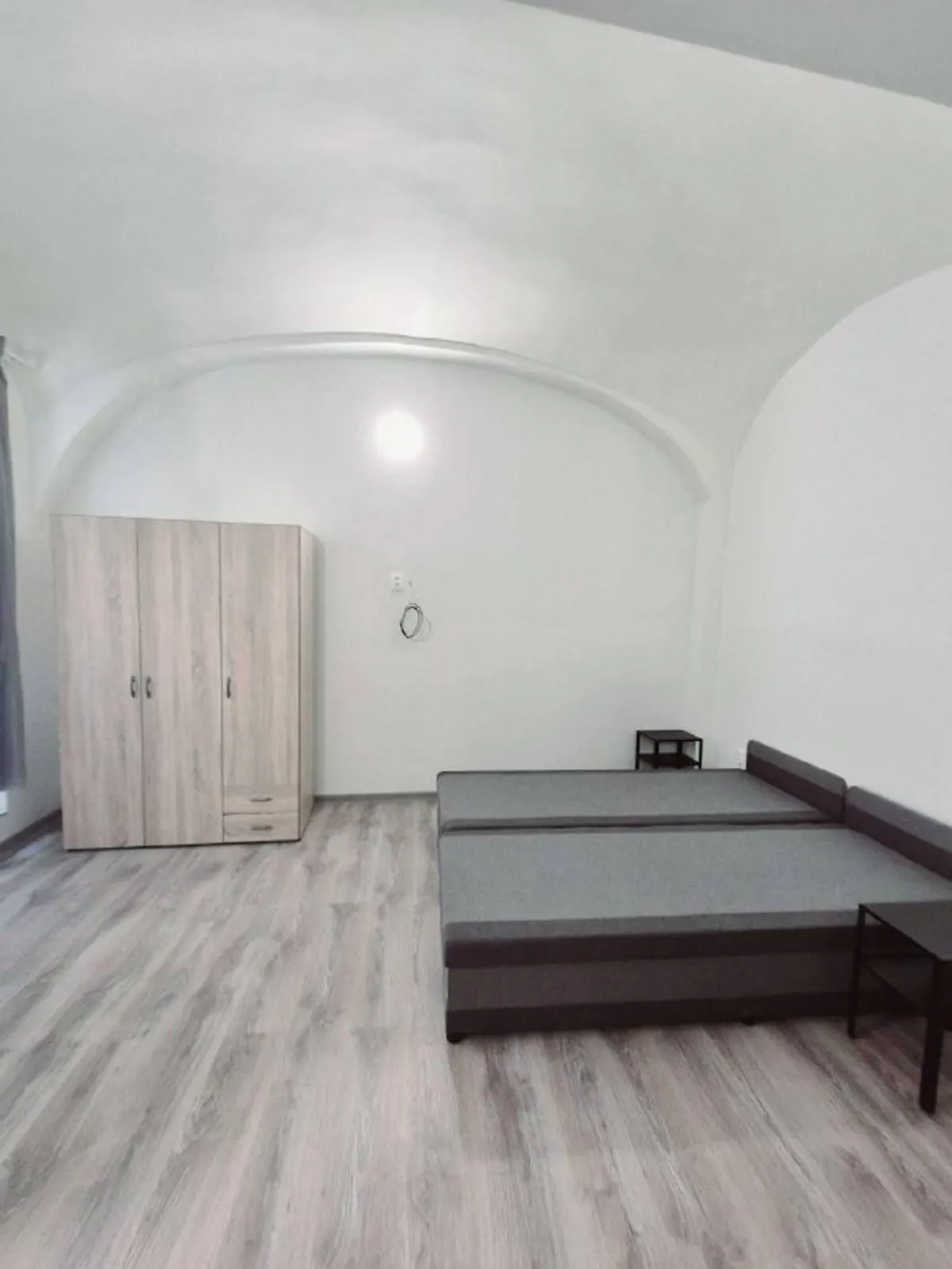 Гарсонка, центр Bratislavy, Obchodná