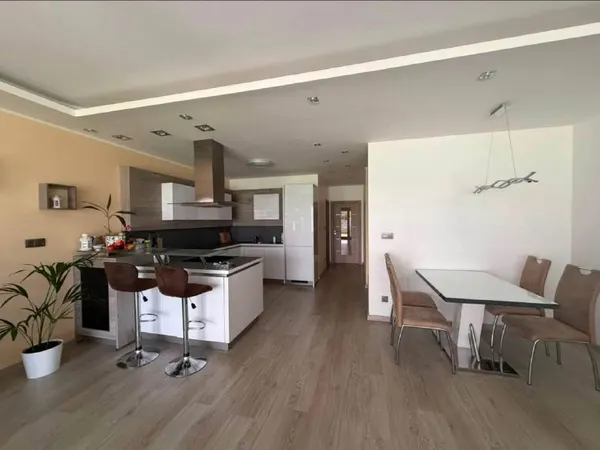 2-комн. квартира, 90 кв.м, Nové Mesto, Park pod Kolibou