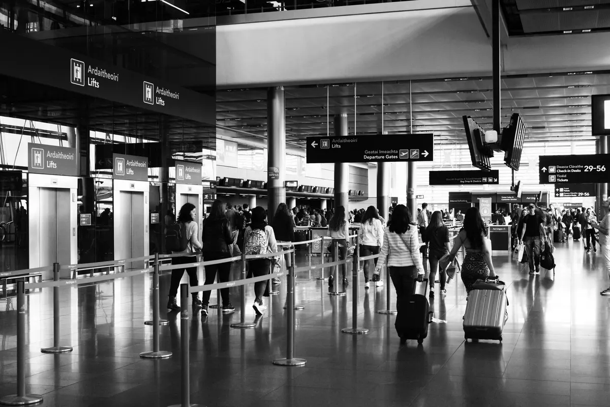 Ryanair с 10 ноября закрывает стойки регистрации за 60 минут до вылета: придёте на 40 — не улетите