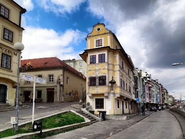 2-комн. квартира с камином и видом на Dóm sv. Martina, Staré Mesto