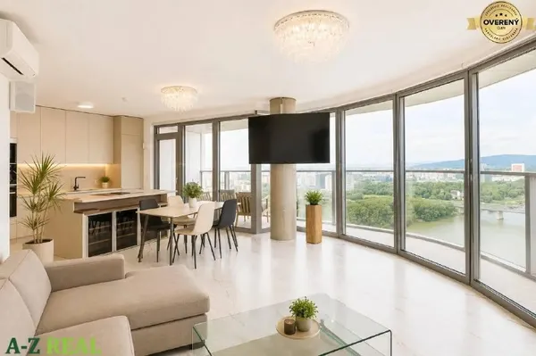 3-комн. люкс-квартира в Eurovea Tower, Staré Mesto