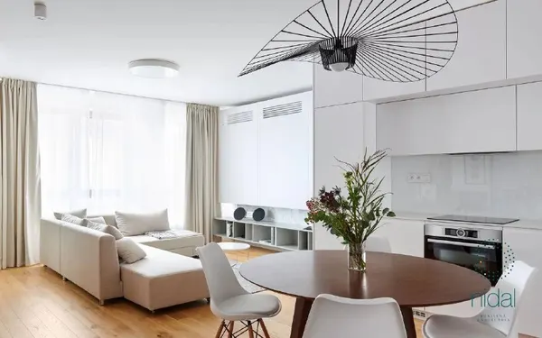 2-комн. квартира с лоджией, Staré Mesto, Bratislava