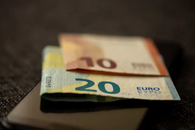 З 20 листопада розстрочки «купи зараз — плати потім» і позики від 1 € стануть звичайним споживчим кредитом