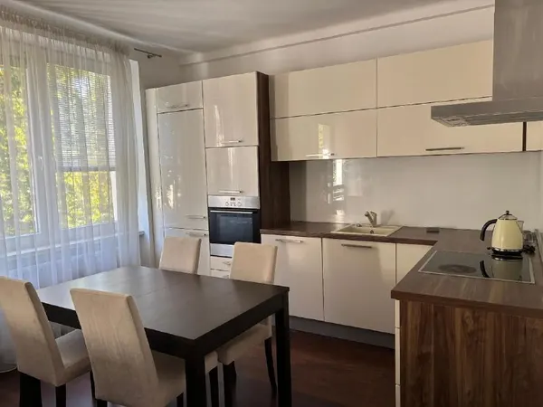 3-комн. квартира, Ružinov, Velehradská