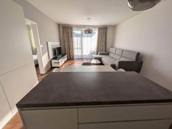2-комн. квартира 63 м², Kramáre, с гаражом и балконом