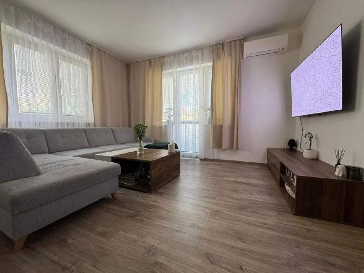2-комн. квартира, Staré Mesto (Továrenska)