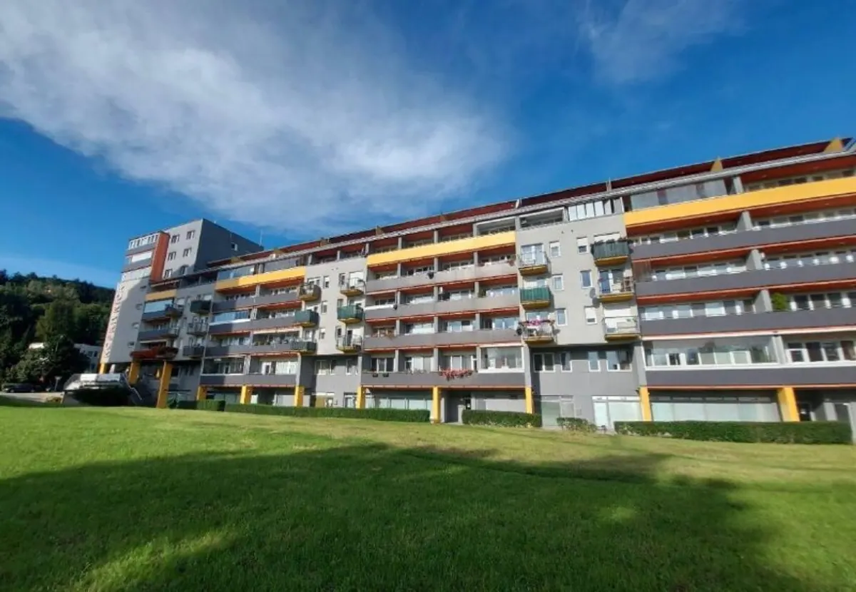2-комн. квартира в Dúbravka, меблирована, паркинг