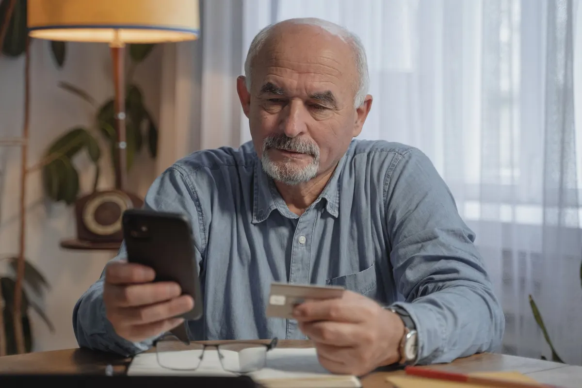 Мінімум 710 € для пенсіонерів 85+ з 2027 року: хто отримає автоматично і що треба знати