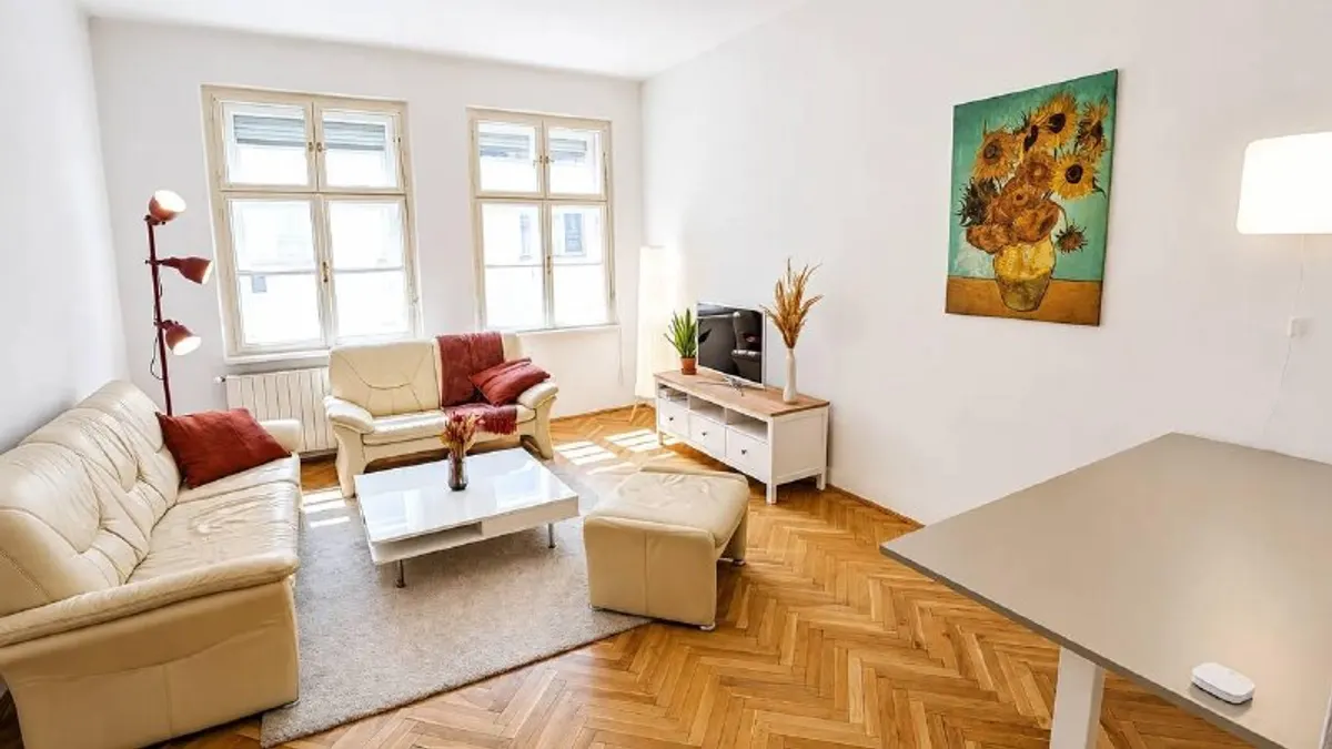2-комн. квартира с лоджией, Staré Mesto, Bratislava